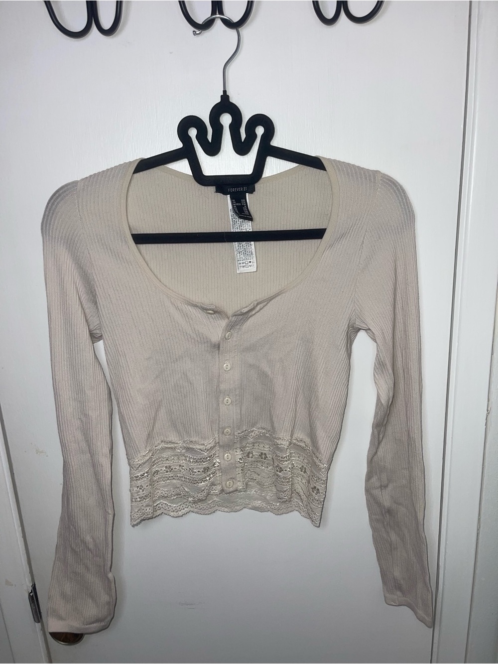 EUC Forever 21 Beige Ribbed Long Sleeve Button-Up Top with Lace Hem